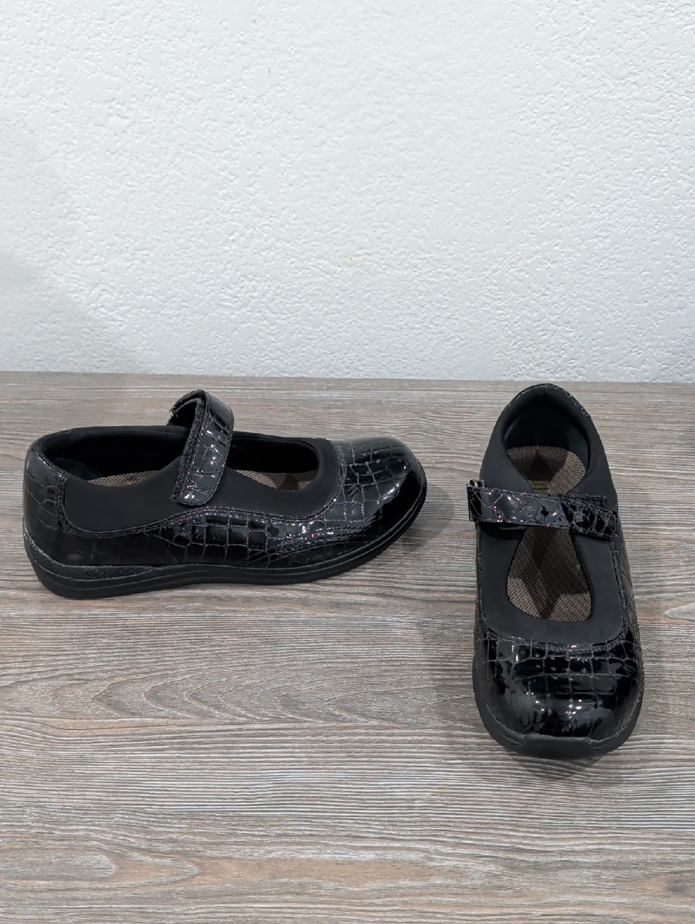 Like New DREW " Rose " Black Patent Leather Croc Embossed Mary Jane Shoes 8W